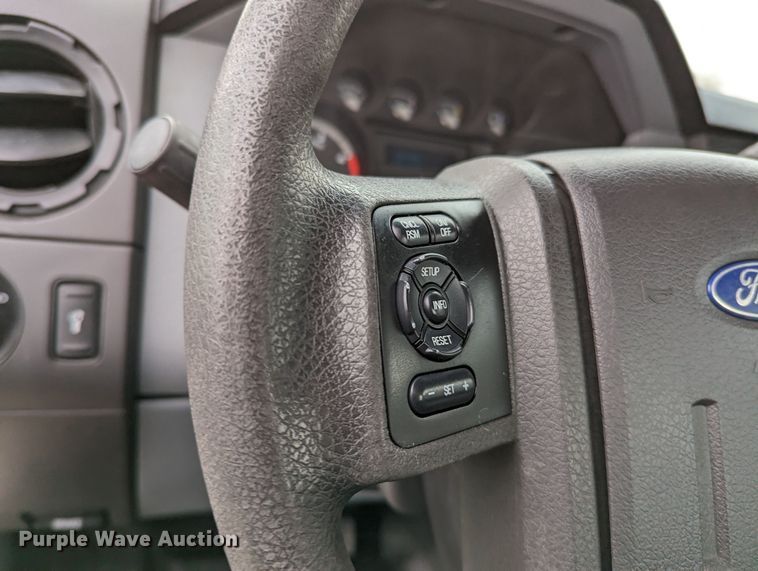 image for item LF9726 2011 Ford F450 Super Duty  truck cab and chassis