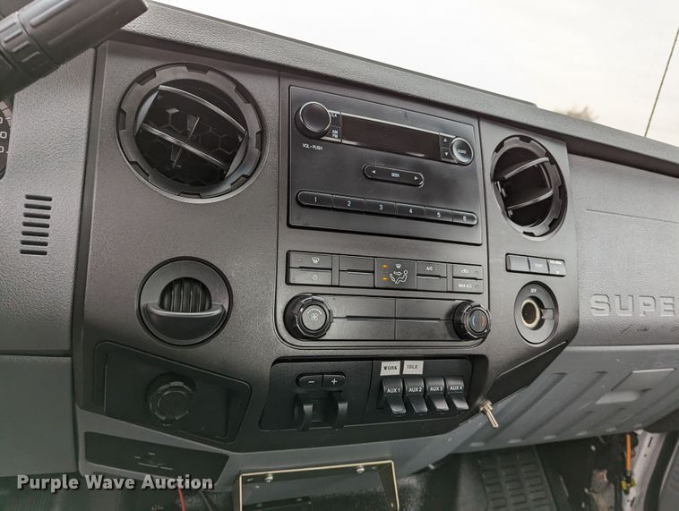 image for item LF9726 2011 Ford F450 Super Duty  truck cab and chassis