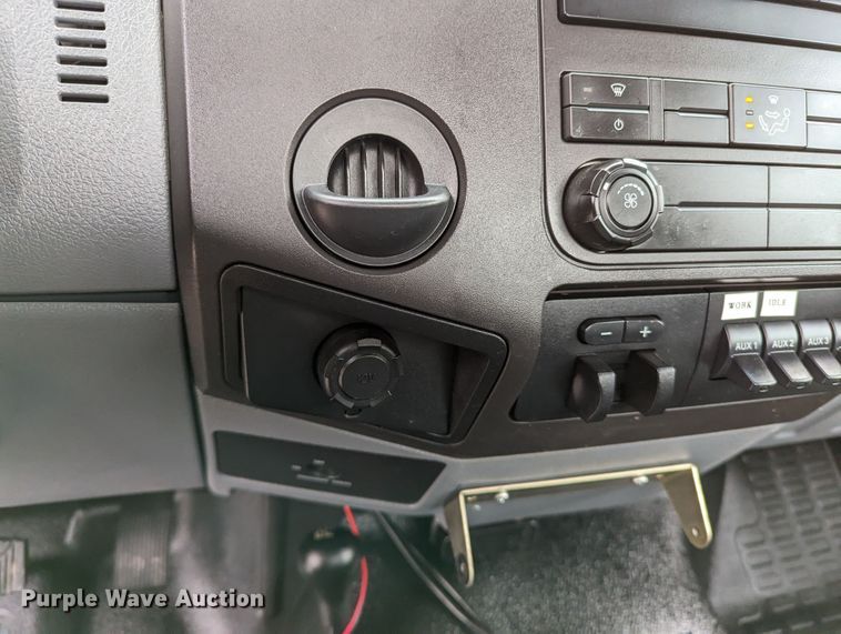 image for item LF9726 2011 Ford F450 Super Duty  truck cab and chassis