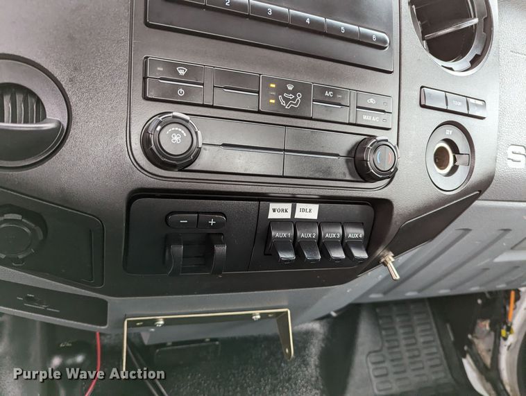 image for item LF9726 2011 Ford F450 Super Duty  truck cab and chassis