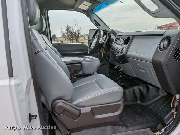 image for item LF9726 2011 Ford F450 Super Duty  truck cab and chassis