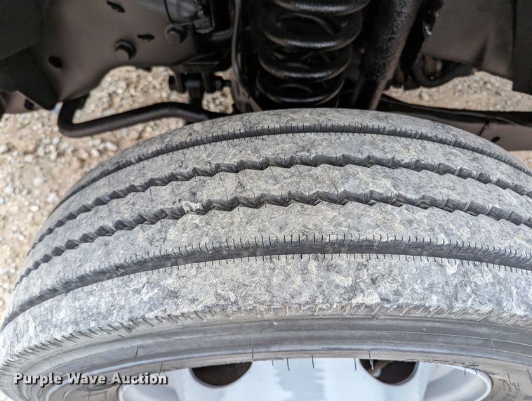 image for item LF9726 2011 Ford F450 Super Duty  truck cab and chassis