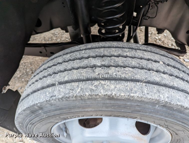 image for item LF9726 2011 Ford F450 Super Duty  truck cab and chassis