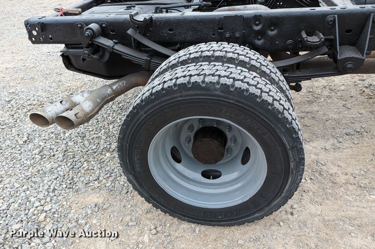 image for item LF9726 2011 Ford F450 Super Duty  truck cab and chassis