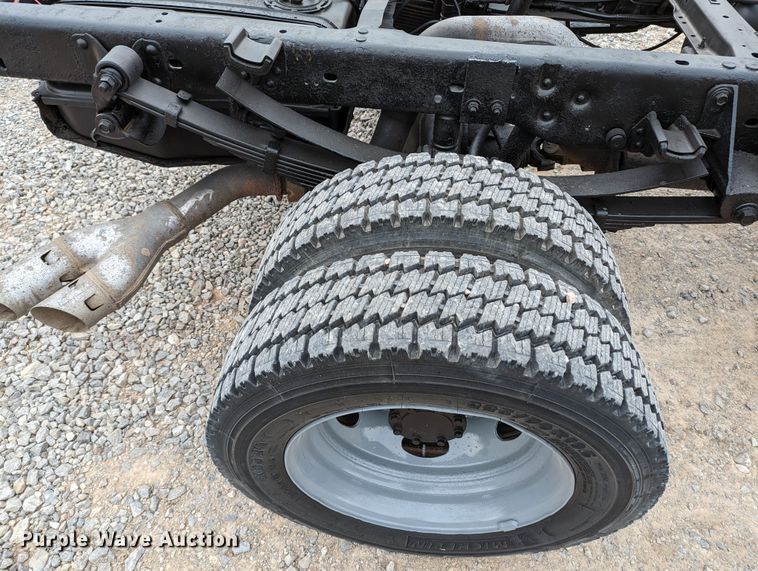 image for item LF9726 2011 Ford F450 Super Duty  truck cab and chassis