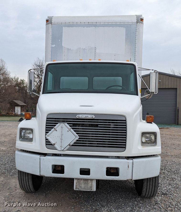 image for item LF9729 2002 Freightliner FL70  box truck