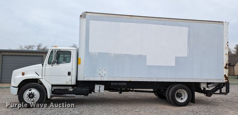 image for item LF9729 2002 Freightliner FL70  box truck