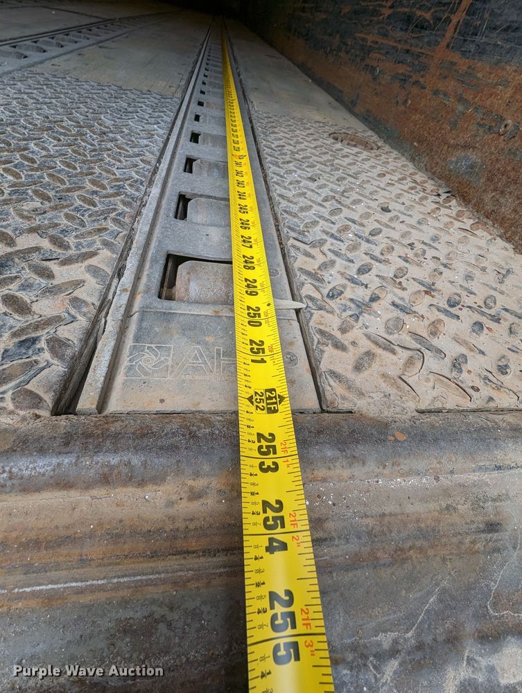 image for item LF9729 2002 Freightliner FL70  box truck