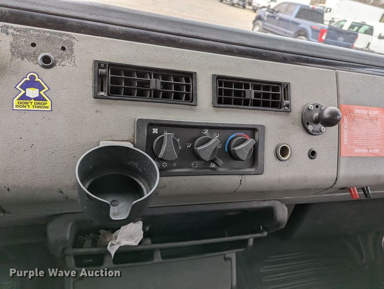 image for item LF9729 2002 Freightliner FL70  box truck