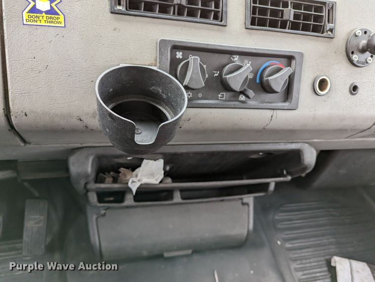 image for item LF9729 2002 Freightliner FL70  box truck