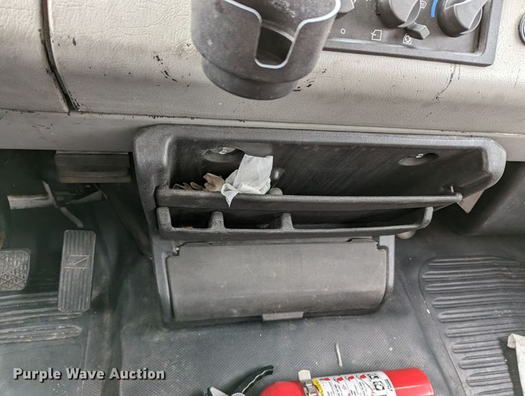 image for item LF9729 2002 Freightliner FL70  box truck