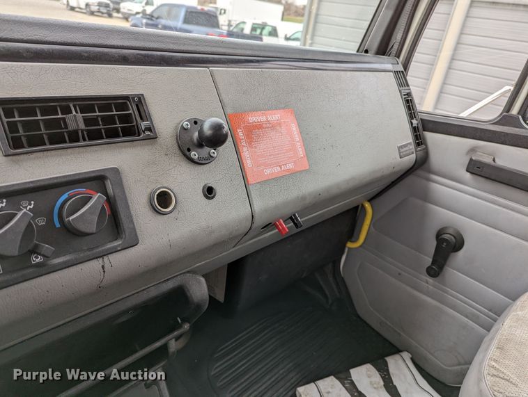 image for item LF9729 2002 Freightliner FL70  box truck