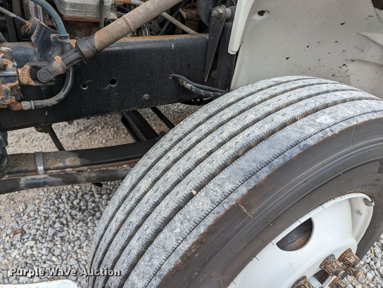 image for item LF9729 2002 Freightliner FL70  box truck