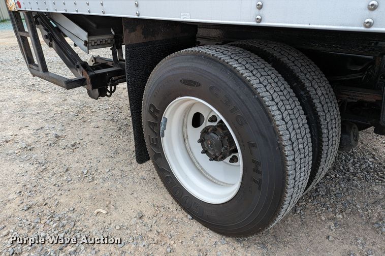 image for item LF9729 2002 Freightliner FL70  box truck