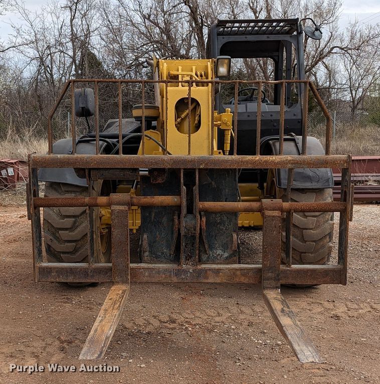 image for item LF9733 2001 Caterpillar TH83  telehandler