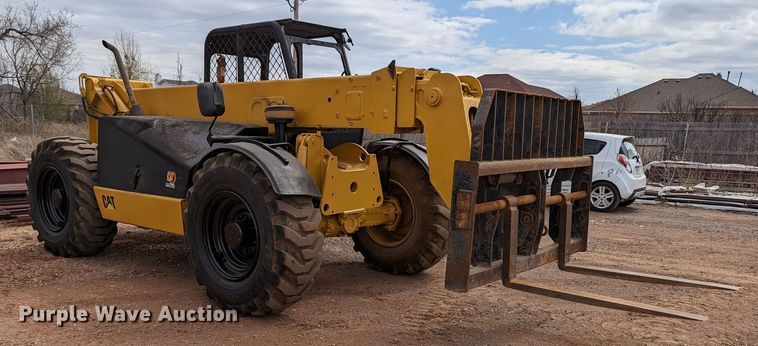 image for item LF9733 2001 Caterpillar TH83  telehandler
