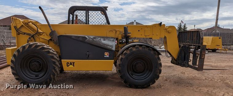 image for item LF9733 2001 Caterpillar TH83  telehandler