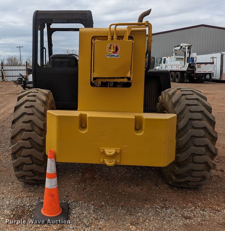 image for item LF9733 2001 Caterpillar TH83  telehandler