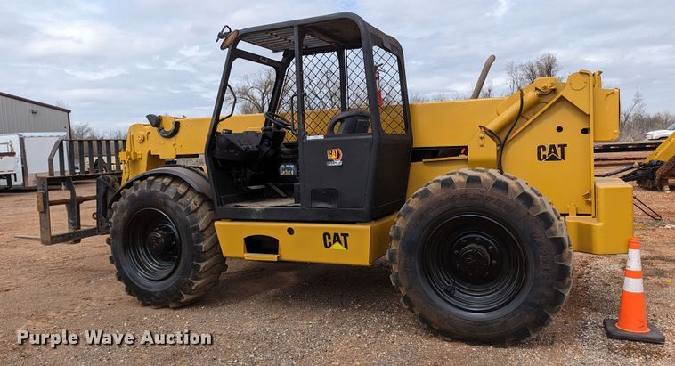 image for item LF9733 2001 Caterpillar TH83  telehandler