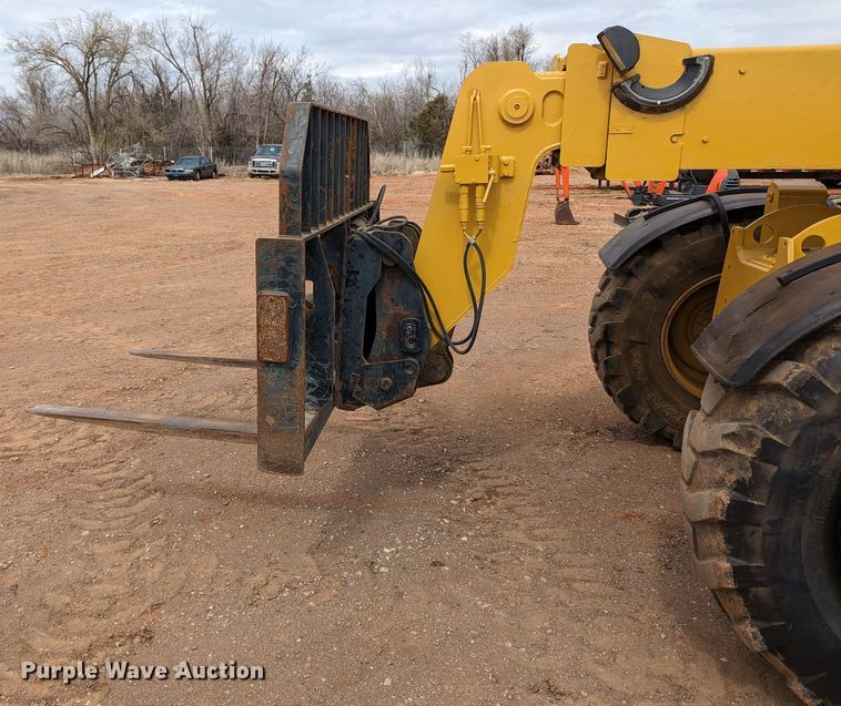 image for item LF9733 2001 Caterpillar TH83  telehandler