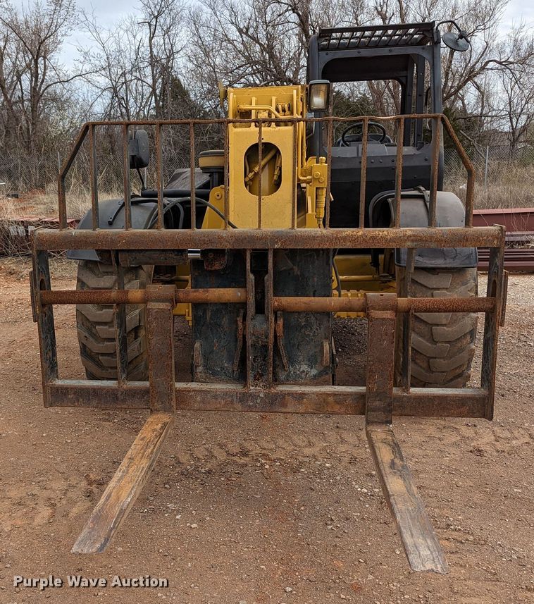 image for item LF9733 2001 Caterpillar TH83  telehandler