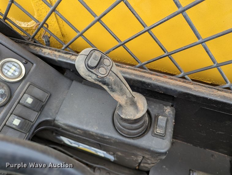 image for item LF9733 2001 Caterpillar TH83  telehandler