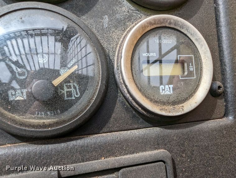 image for item LF9733 2001 Caterpillar TH83  telehandler