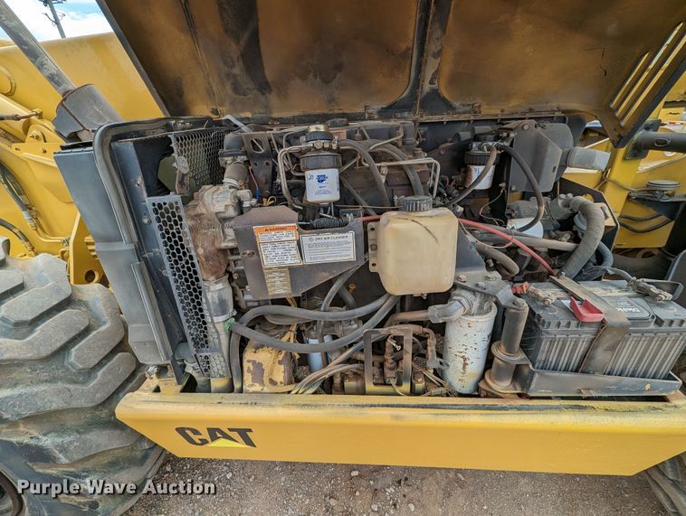 image for item LF9733 2001 Caterpillar TH83  telehandler
