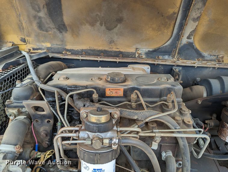 image for item LF9733 2001 Caterpillar TH83  telehandler