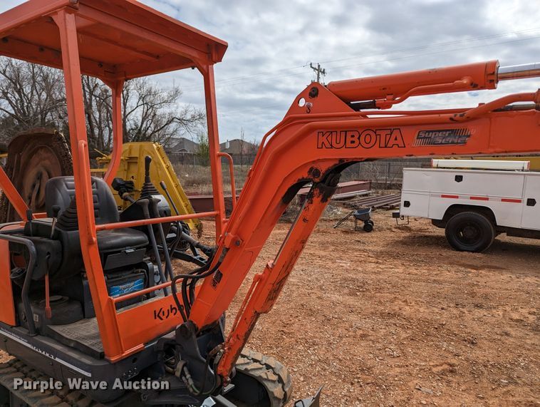 image for item LF9736 2002 Kubota KX41-2  mini excavator