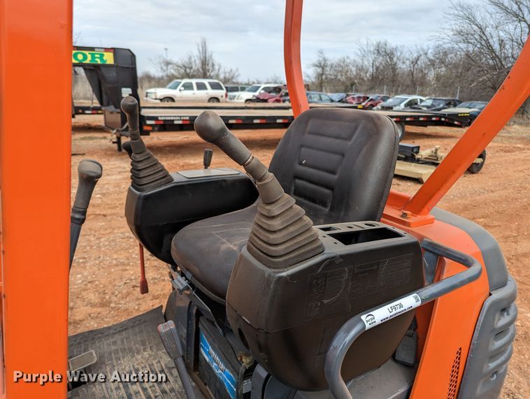 image for item LF9736 2002 Kubota KX41-2  mini excavator