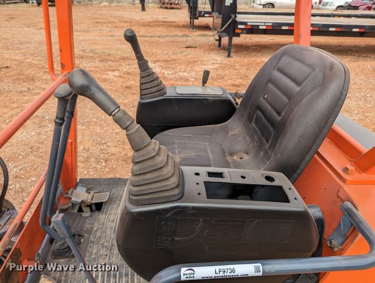 image for item LF9736 2002 Kubota KX41-2  mini excavator