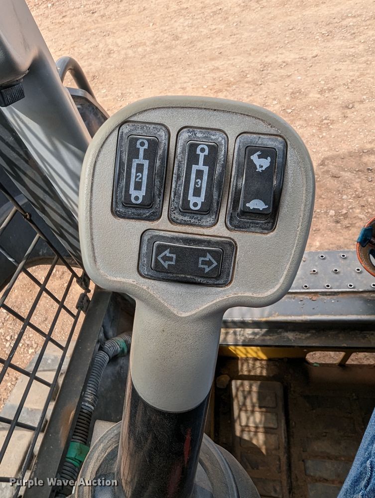 image for item LF9738 2018 New Holland C227 tracked skid steer loader