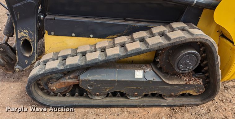 image for item LF9738 2018 New Holland C227 tracked skid steer loader