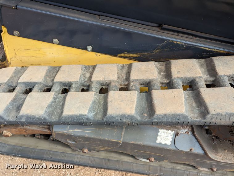 image for item LF9738 2018 New Holland C227 tracked skid steer loader