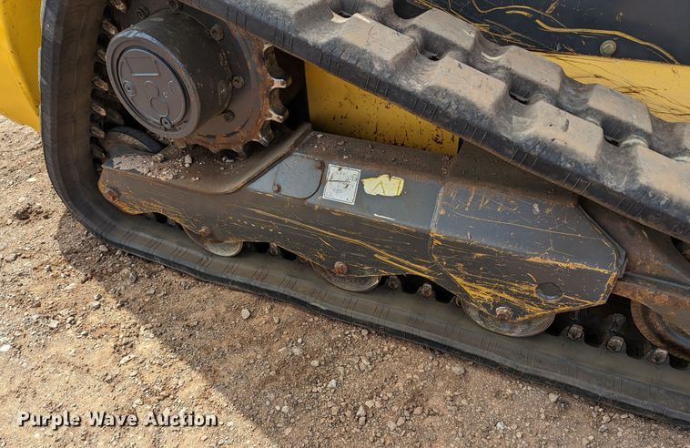 image for item LF9738 2018 New Holland C227 tracked skid steer loader