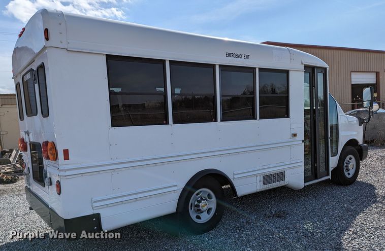 image for item LF9739 2009 Chevrolet Express G3500  school bus