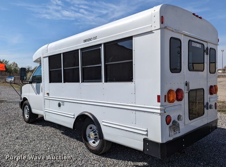 image for item LF9739 2009 Chevrolet Express G3500  school bus