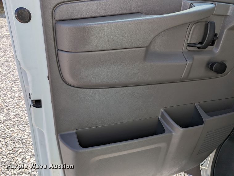 image for item LF9739 2009 Chevrolet Express G3500  school bus