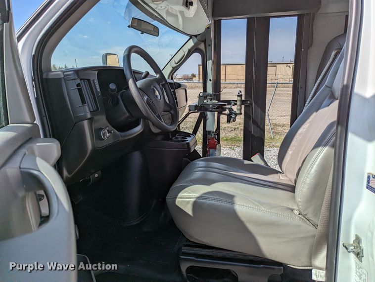 image for item LF9739 2009 Chevrolet Express G3500  school bus