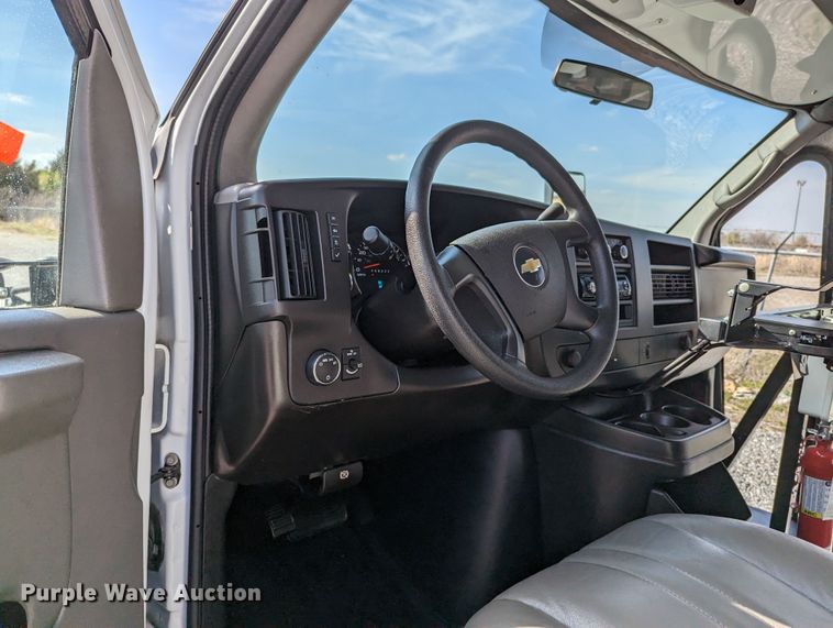 image for item LF9739 2009 Chevrolet Express G3500  school bus