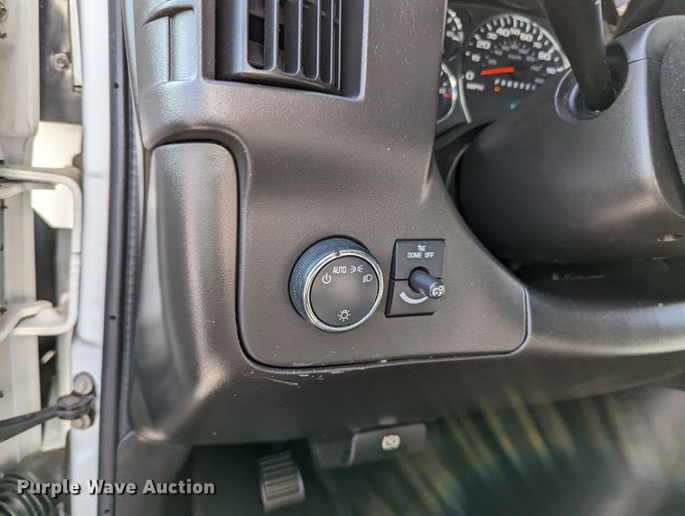 image for item LF9739 2009 Chevrolet Express G3500  school bus