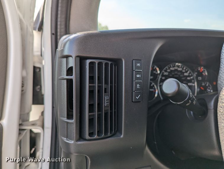 image for item LF9739 2009 Chevrolet Express G3500  school bus