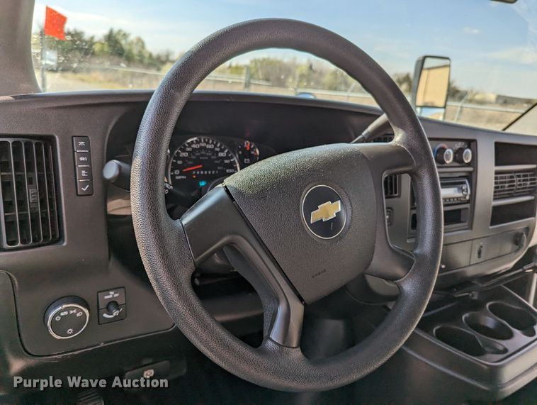 image for item LF9739 2009 Chevrolet Express G3500  school bus