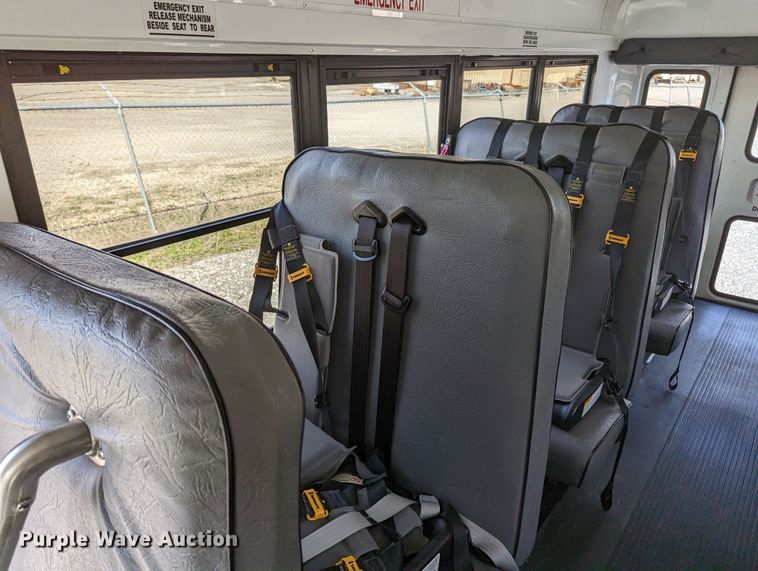 image for item LF9739 2009 Chevrolet Express G3500  school bus