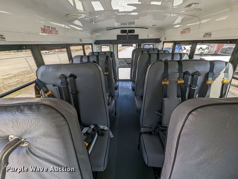 image for item LF9739 2009 Chevrolet Express G3500  school bus