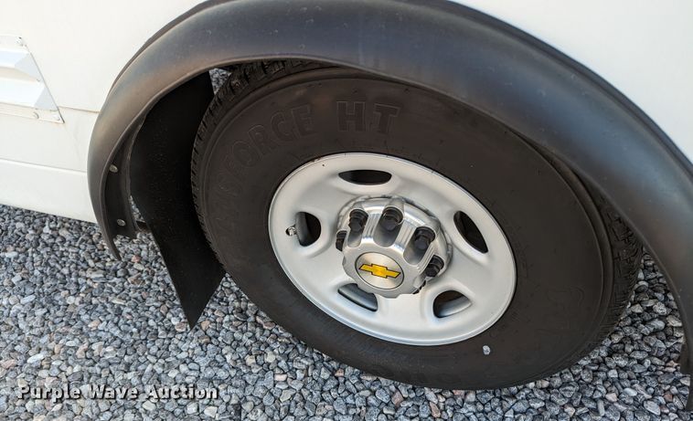 image for item LF9739 2009 Chevrolet Express G3500  school bus