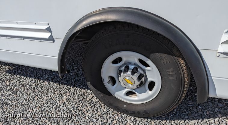 image for item LF9739 2009 Chevrolet Express G3500  school bus