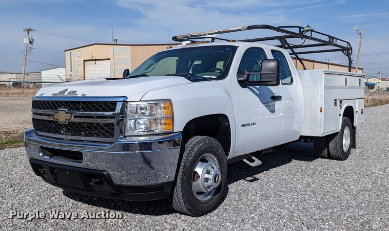 image for item LF9740 2011 Chevrolet Silverado 3500HD  Ext. Cab utility bed pickup truck