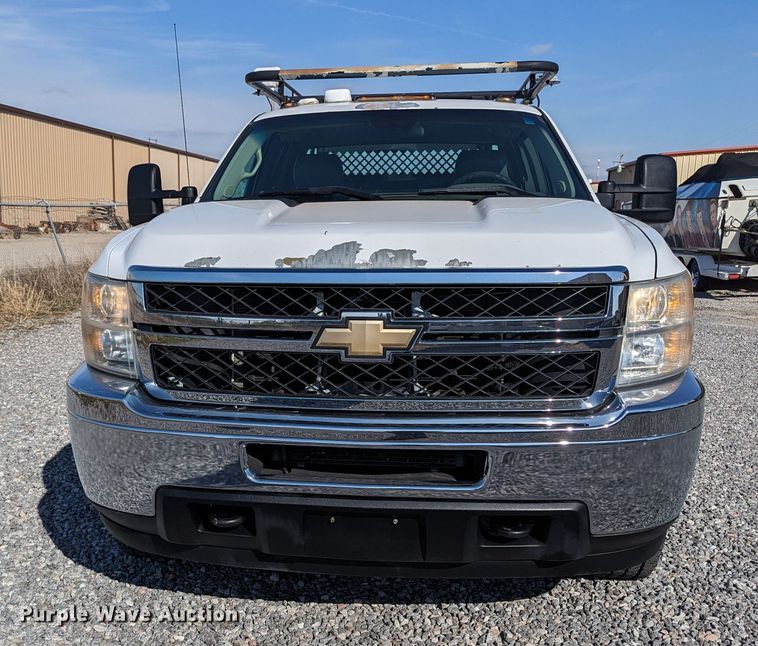 image for item LF9740 2011 Chevrolet Silverado 3500HD  Ext. Cab utility bed pickup truck
